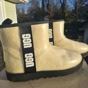 UGG Classic Clear Mini boots Size 9
